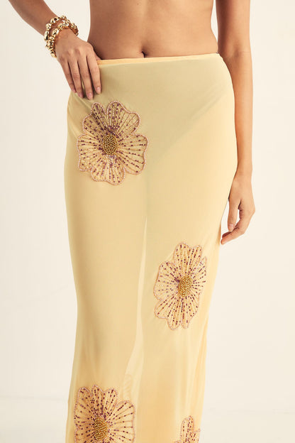 https://mediahub.prettylittlething.com/bgg28522_lemon_xl_2