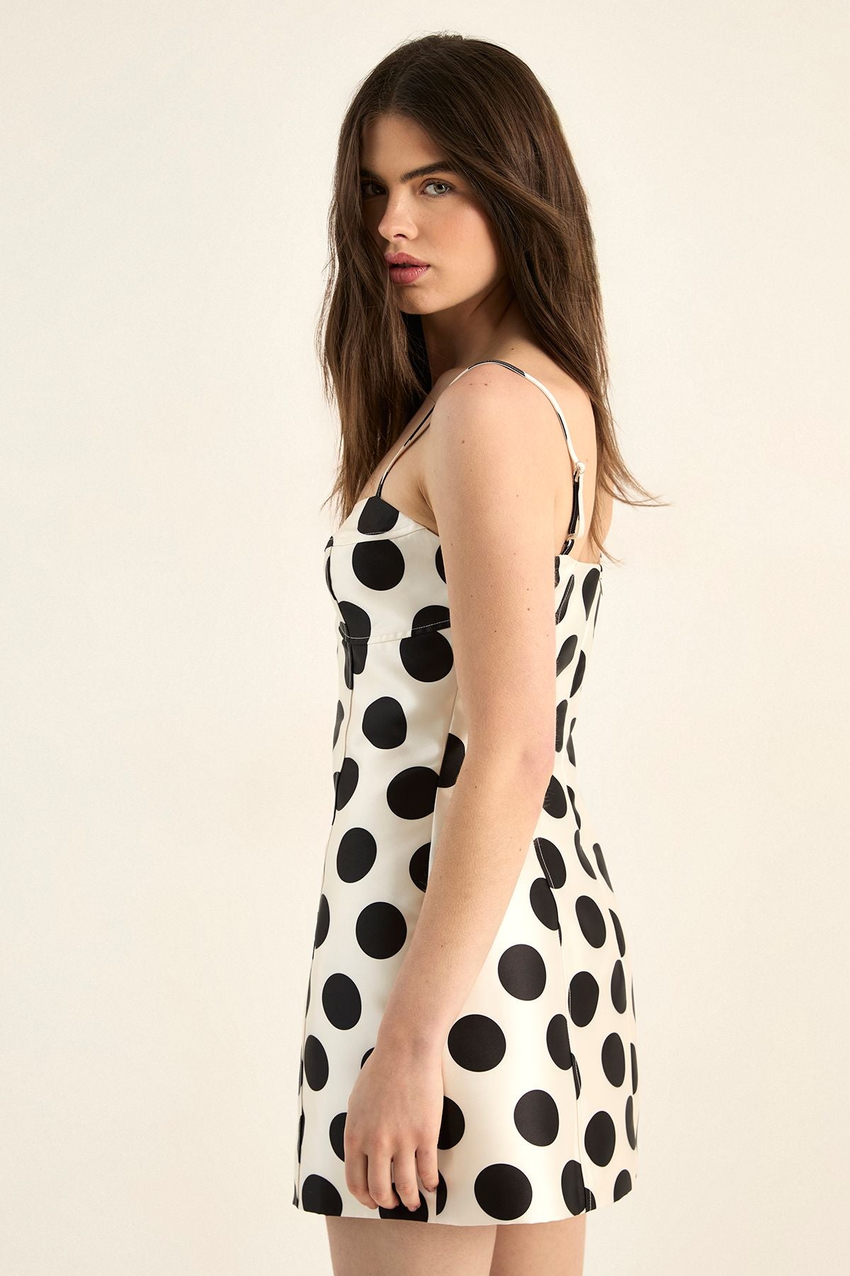 https://mediahub.prettylittlething.com/bgg28555_mono_xl_3
