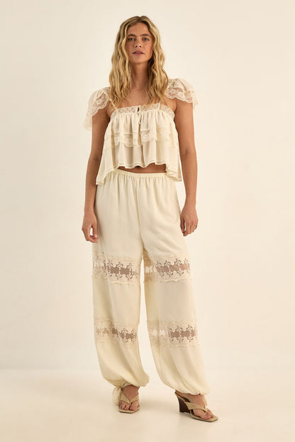 https://mediahub.prettylittlething.com/bgg28558_cream_xl_1