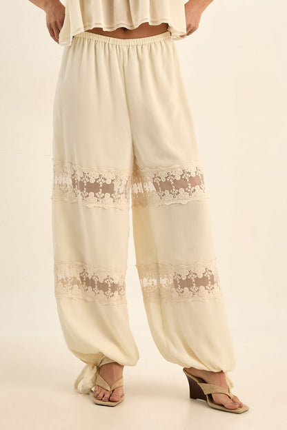 https://mediahub.prettylittlething.com/bgg28558_cream_xl_2