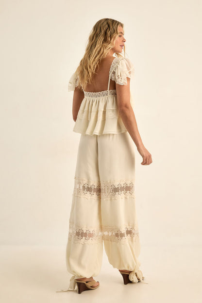 https://mediahub.prettylittlething.com/bgg28558_cream_xl_3