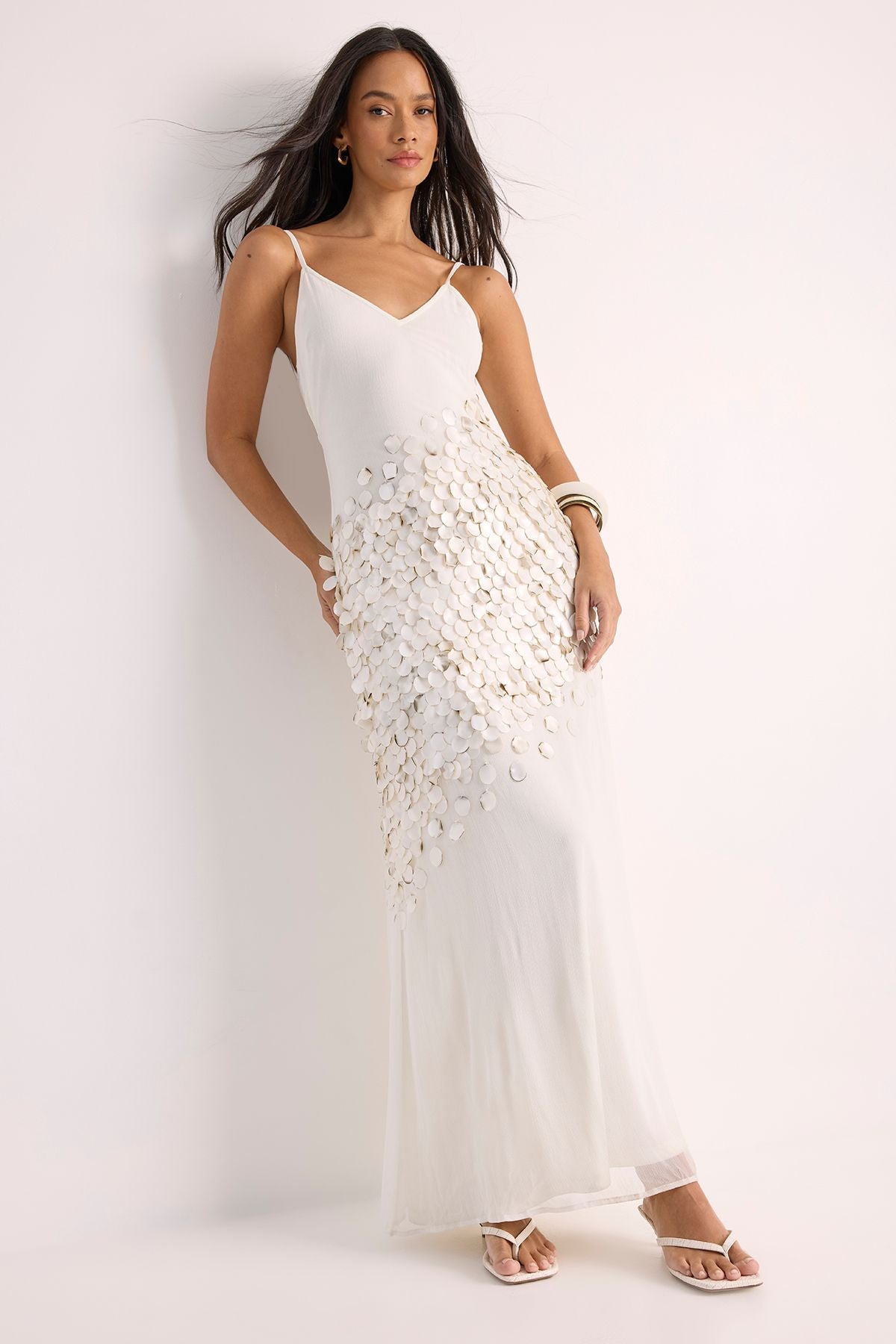 https://mediahub.prettylittlething.com/bgg28581_ivory_xl