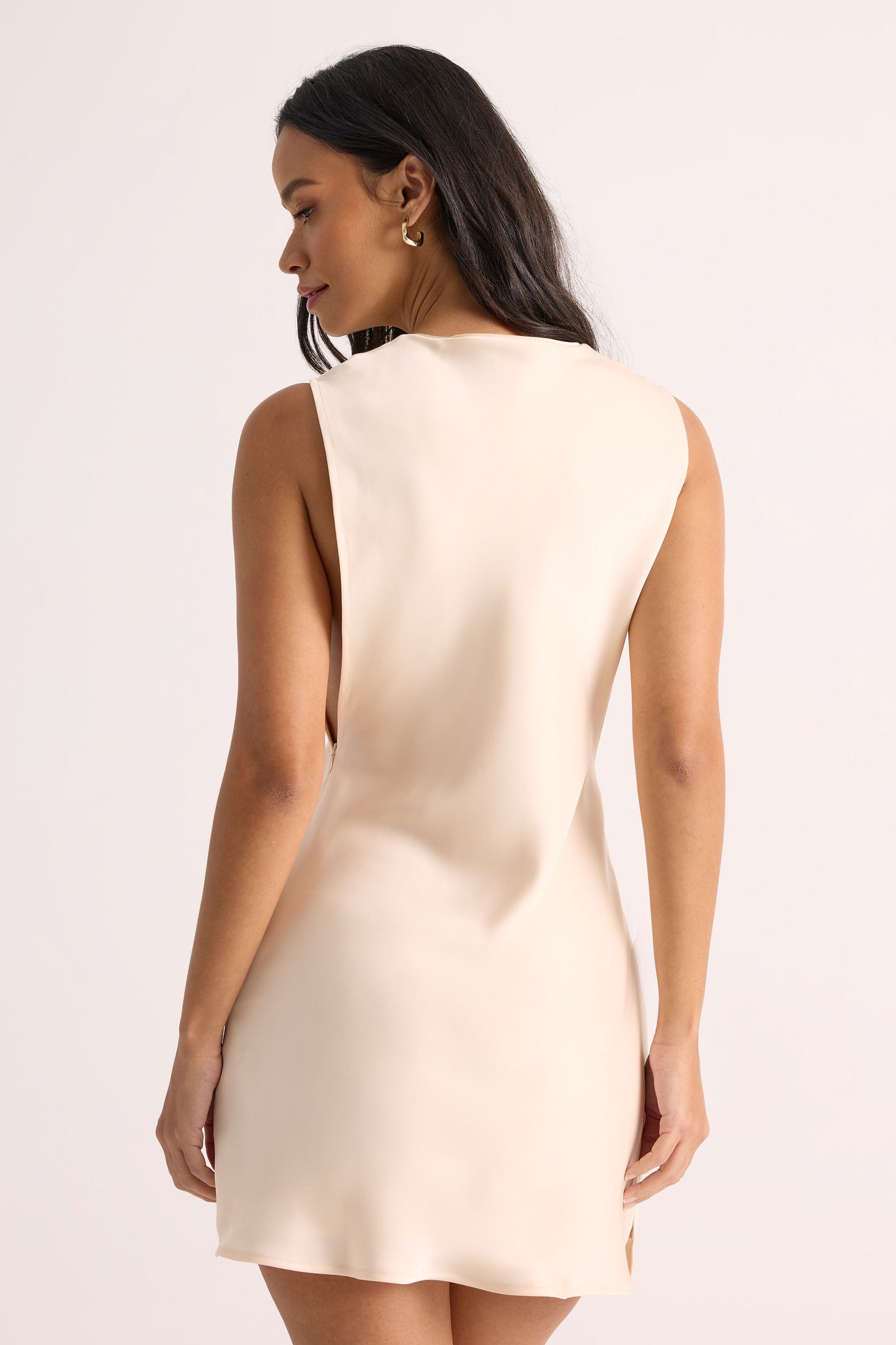https://mediahub.prettylittlething.com/bgg28583_champagne_xl_2