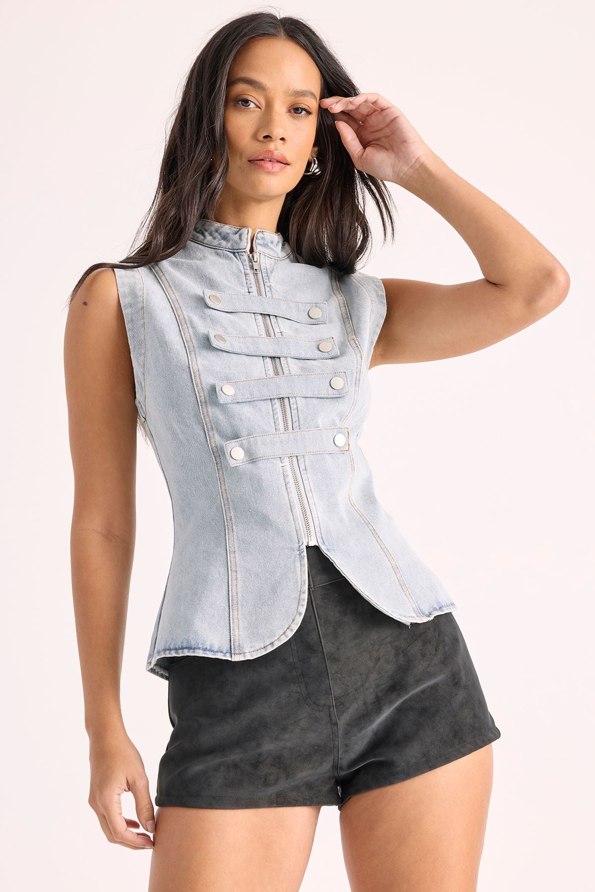 https://mediahub.prettylittlething.com/bgg28623_bleach%20wash_xl