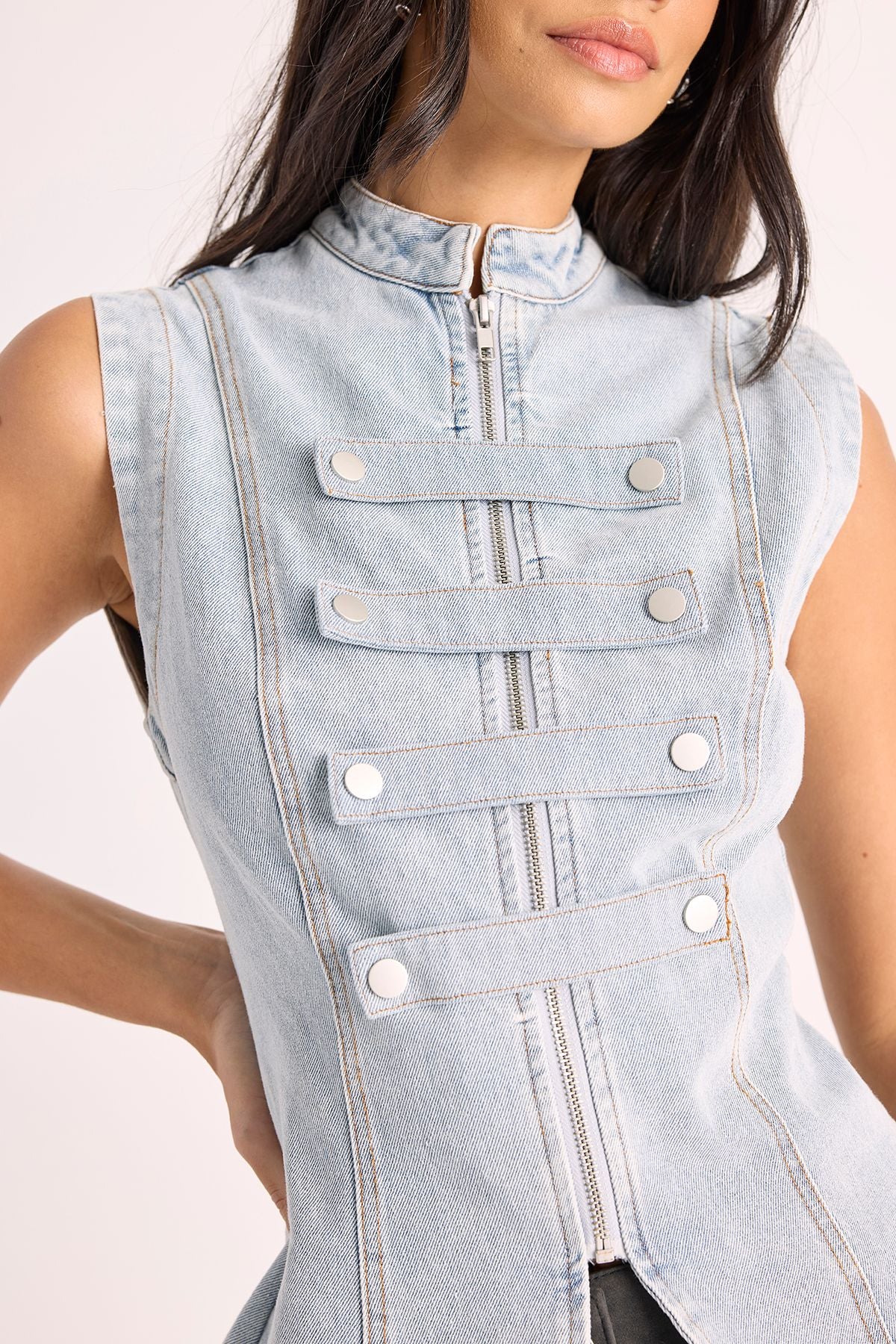 https://mediahub.prettylittlething.com/bgg28623_bleach%20wash_xl_1