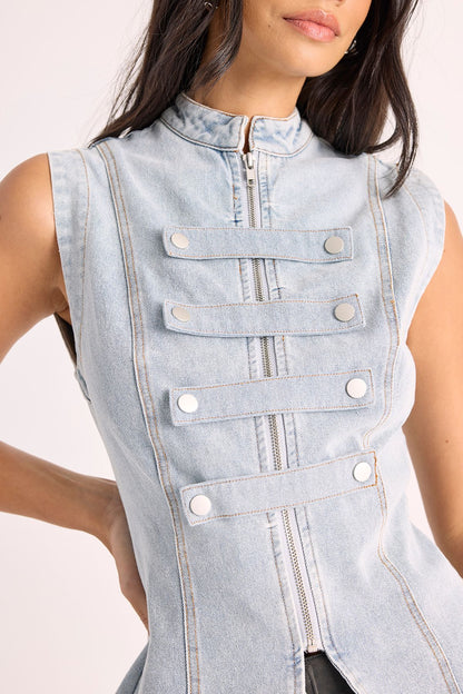 https://mediahub.prettylittlething.com/bgg28623_bleach%20wash_xl_1