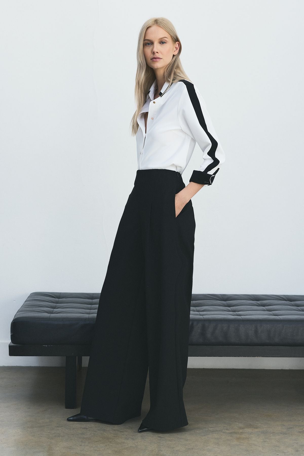 https://mediahub.prettylittlething.com/bkk27909_black_xl_2