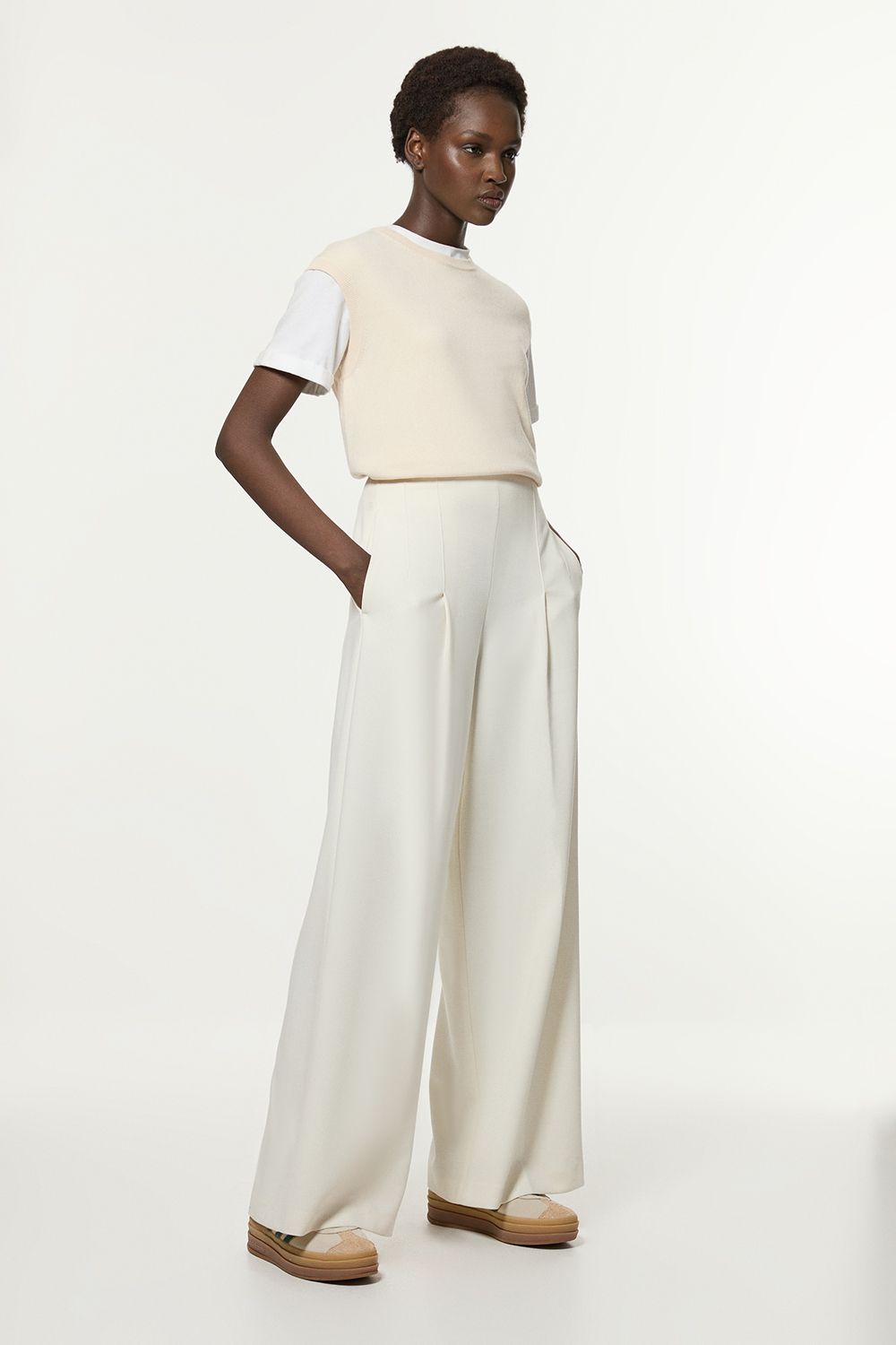 https://mediahub.prettylittlething.com/bkk27909_ivory_xl