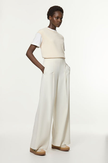 https://mediahub.prettylittlething.com/bkk27909_ivory_xl