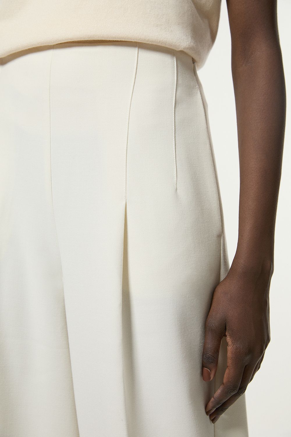 https://mediahub.prettylittlething.com/bkk27909_ivory_xl_2