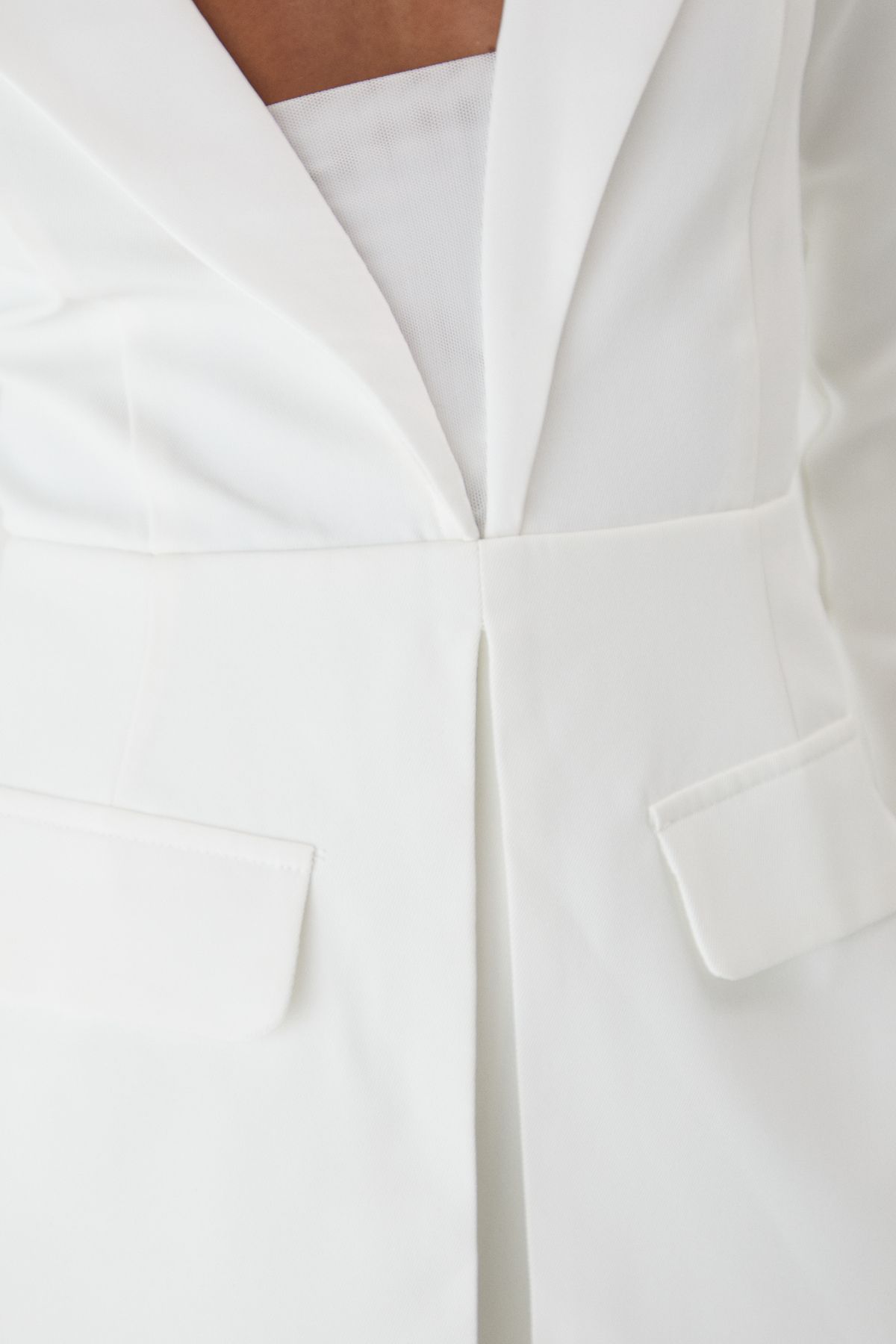 https://mediahub.prettylittlething.com/bpp06225_ivory_xl_4