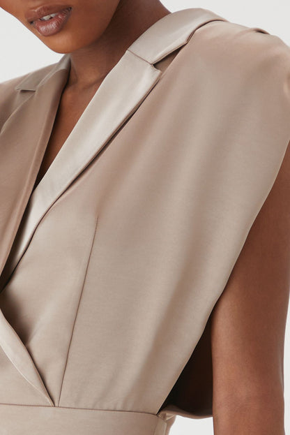 https://mediahub.prettylittlething.com/bpp06582_champagne_xl_4