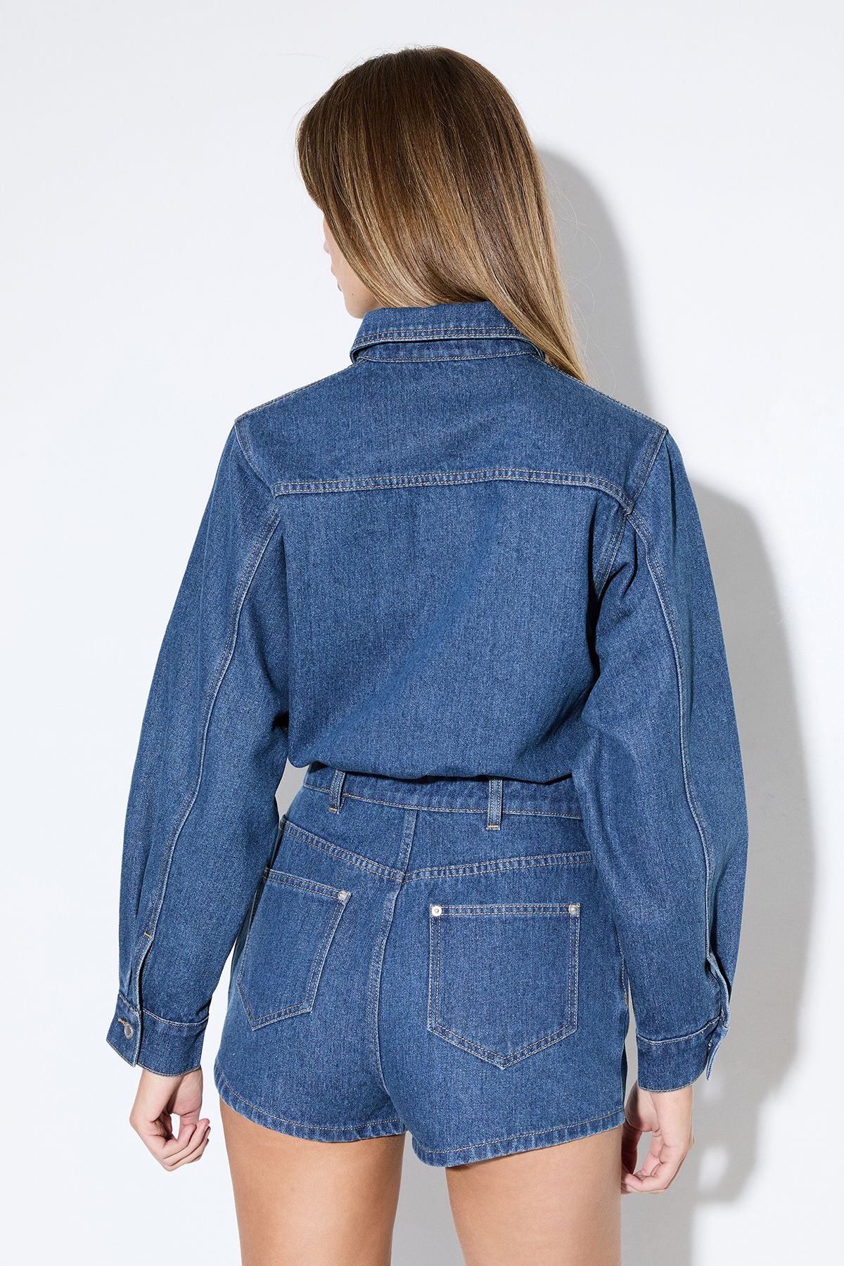 https://mediahub.prettylittlething.com/bpp07224_mid%20wash_xl_2