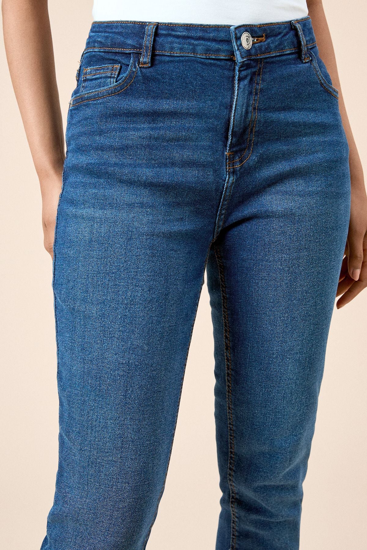 https://mediahub.prettylittlething.com/bqq14693_mid%20wash_xl_3