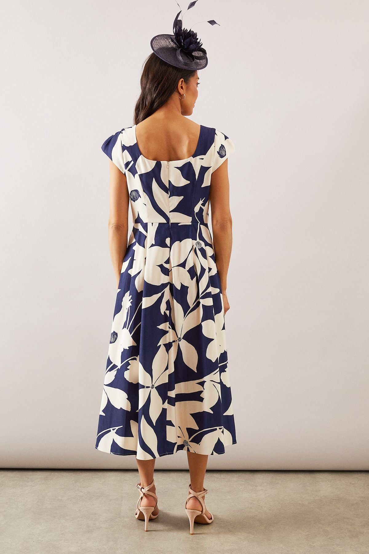 https://mediahub.prettylittlething.com/byy15447_navy_xl_2