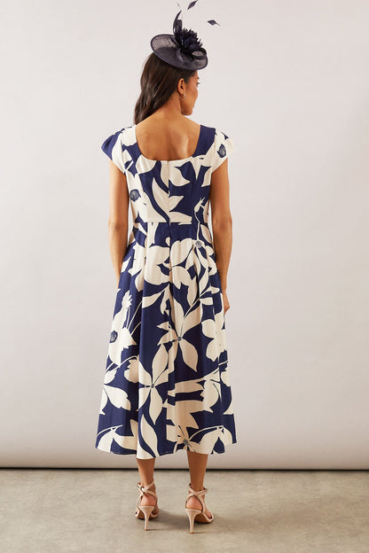 https://mediahub.prettylittlething.com/byy15447_navy_xl_2