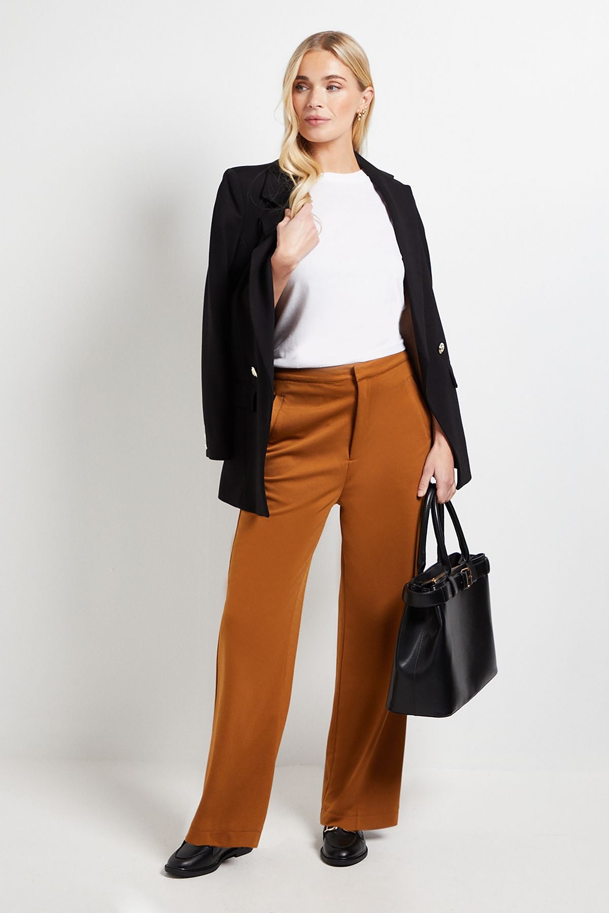 https://mediahub.prettylittlething.com/byy17309_camel_xl_3