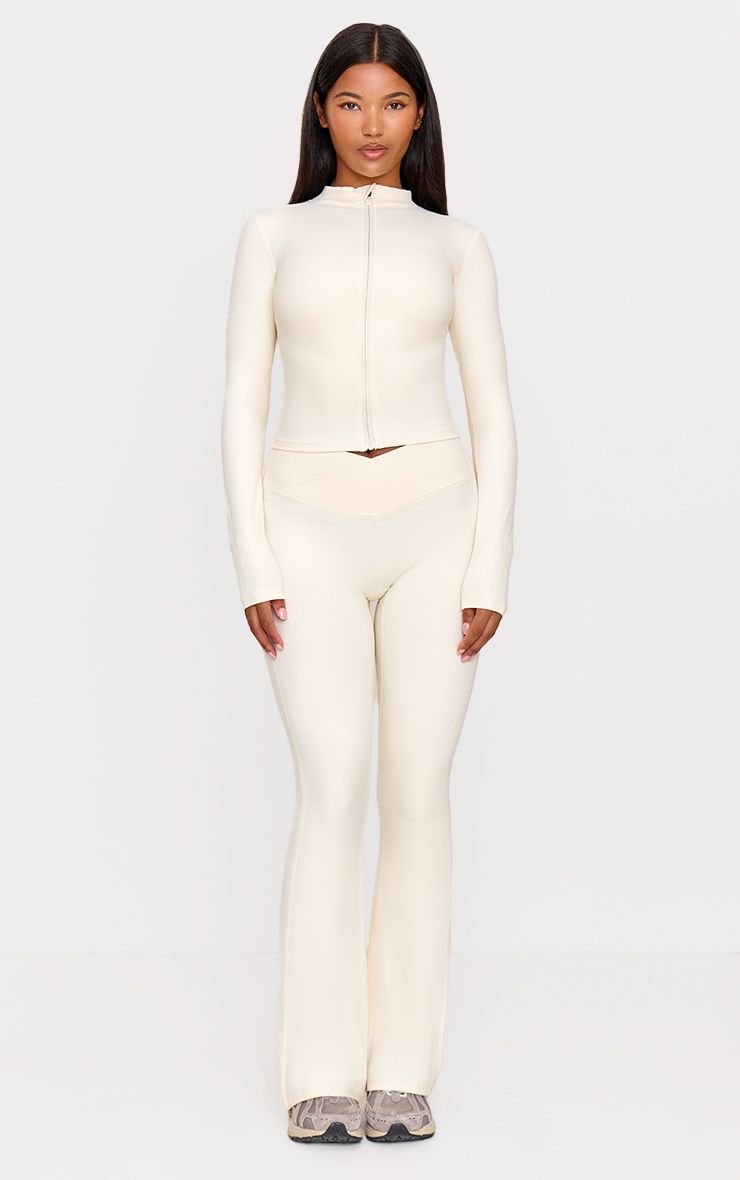 https://mediahub.prettylittlething.com/cng4244_cream_xl_2