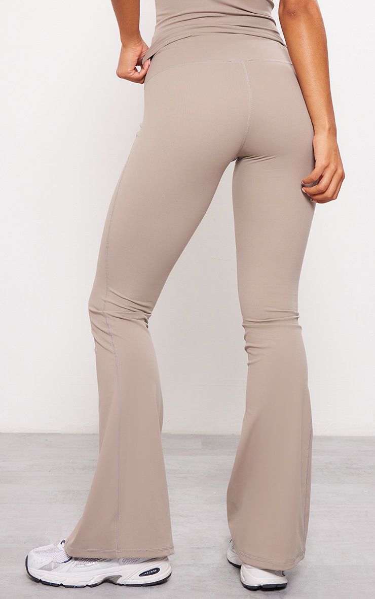 https://mediahub.prettylittlething.com/cnh2912_deep%20taupe_xl_3