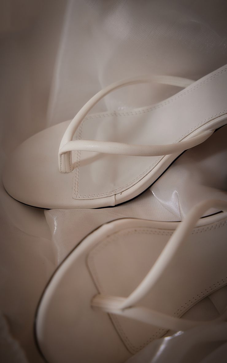 https://mediahub.prettylittlething.com/cnh7032_white_xl_3