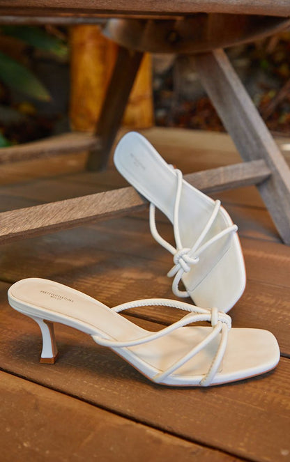 https://mediahub.prettylittlething.com/cnh8734_white_xl