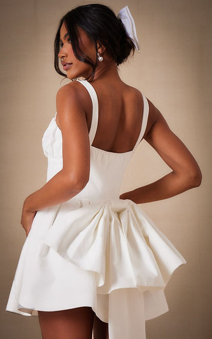 https://mediahub.prettylittlething.com/cni2708_white_xl_3