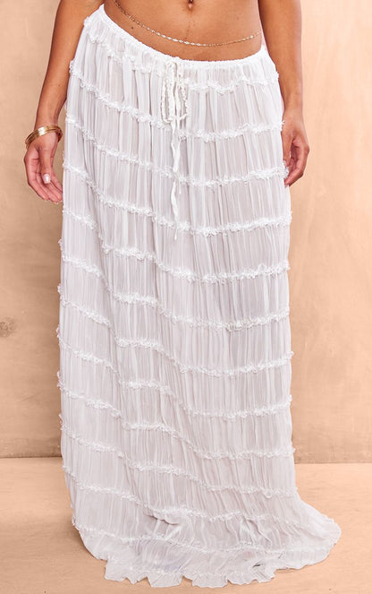 https://mediahub.prettylittlething.com/cnj0746_white_xl_1