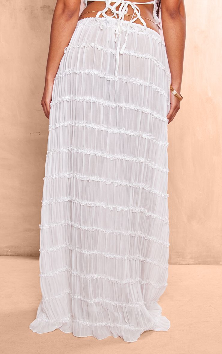 https://mediahub.prettylittlething.com/cnj0746_white_xl_2