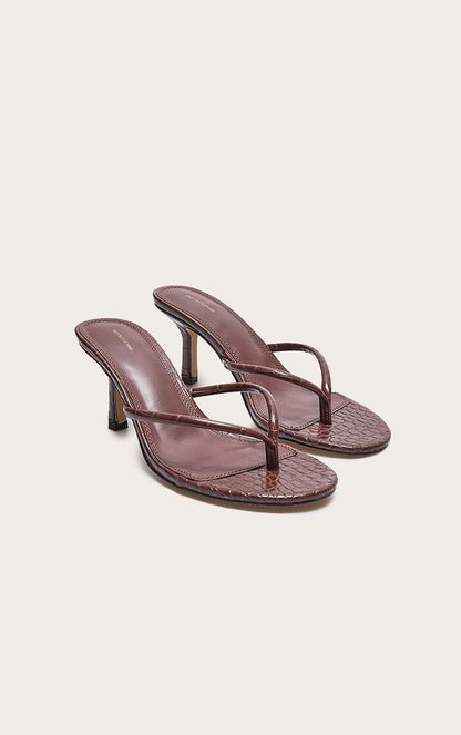 https://mediahub.prettylittlething.com/cnj4298_brown_xl_1