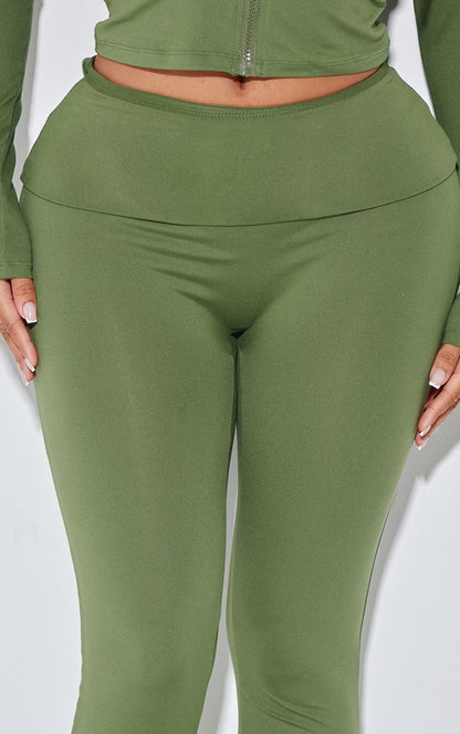 https://mediahub.prettylittlething.com/cnj7933_khaki_xl_3