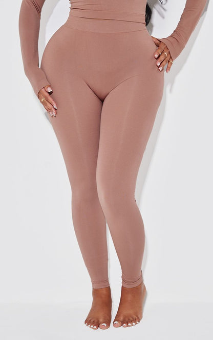 https://mediahub.prettylittlething.com/cnj7987_taupe_xl_1