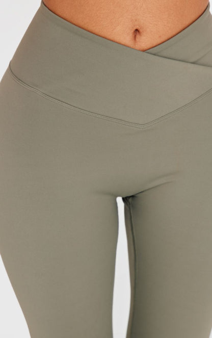 https://mediahub.prettylittlething.com/cnl7304_olive_xl_3