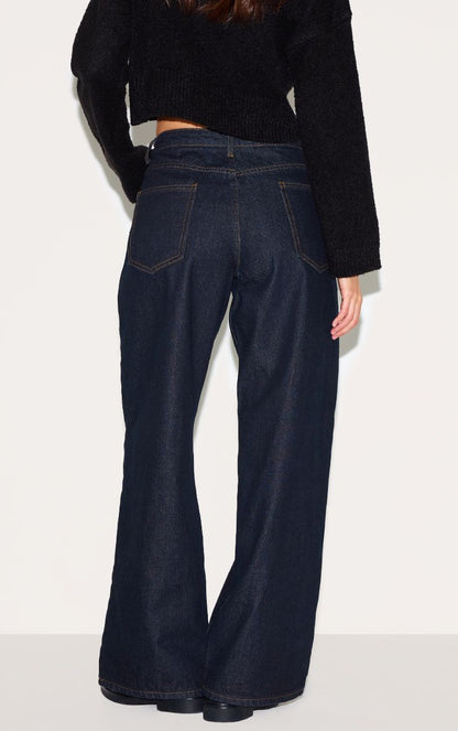 https://mediahub.prettylittlething.com/cnm0300_raw%20indigo%20wash_xl_2