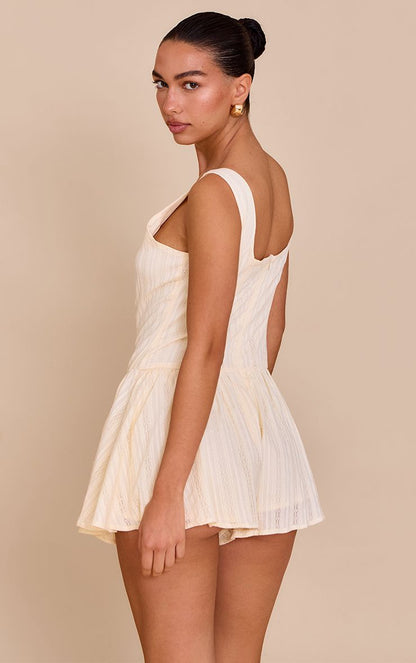 https://mediahub.prettylittlething.com/cnm0423_butter%20yellow_xl_1