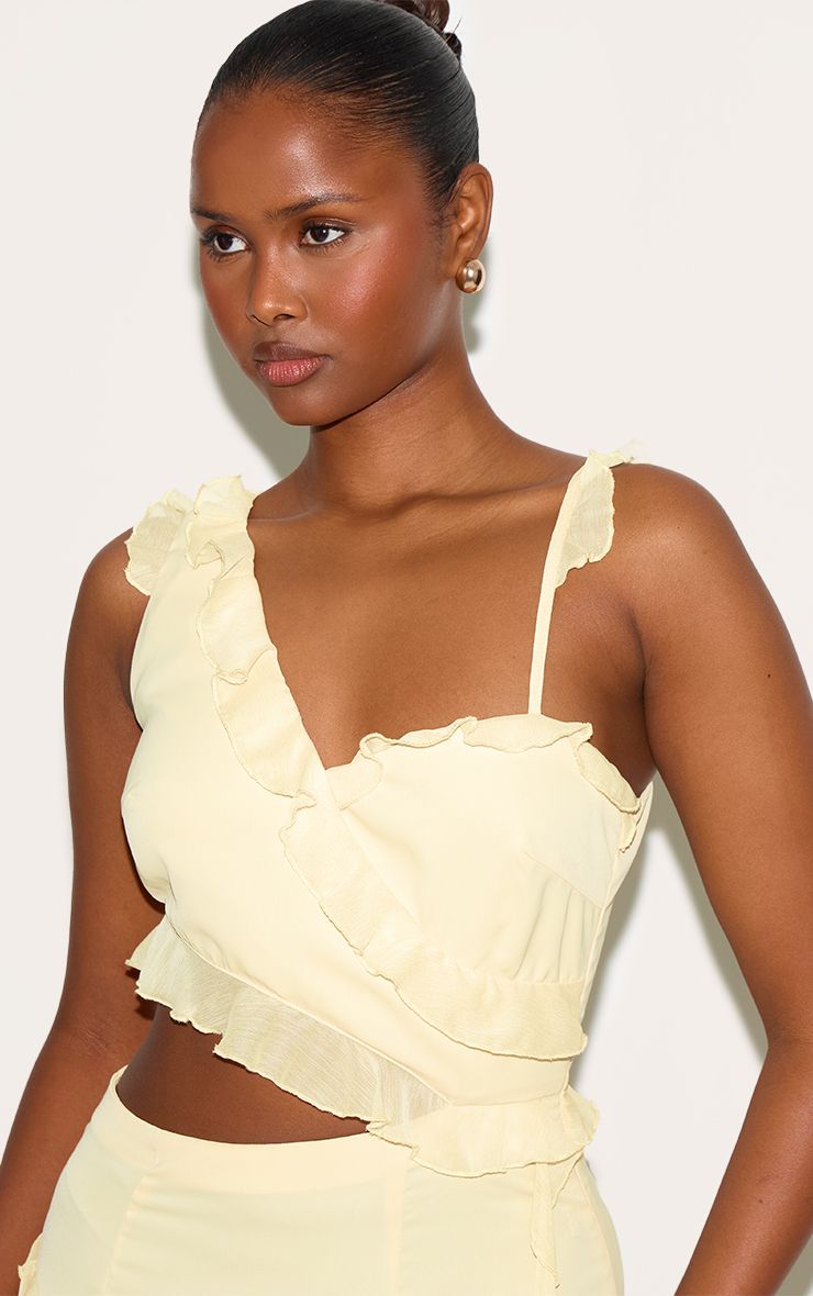 https://mediahub.prettylittlething.com/cnm0891_pale%20yellow_xl_3