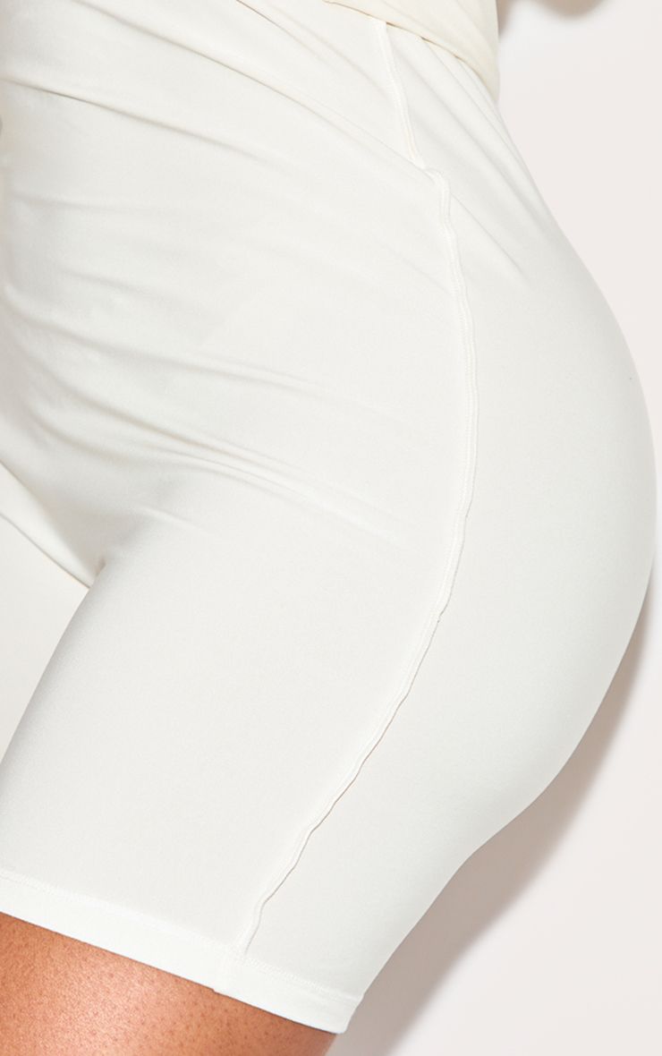 https://mediahub.prettylittlething.com/cnm1059_cream_xl_3