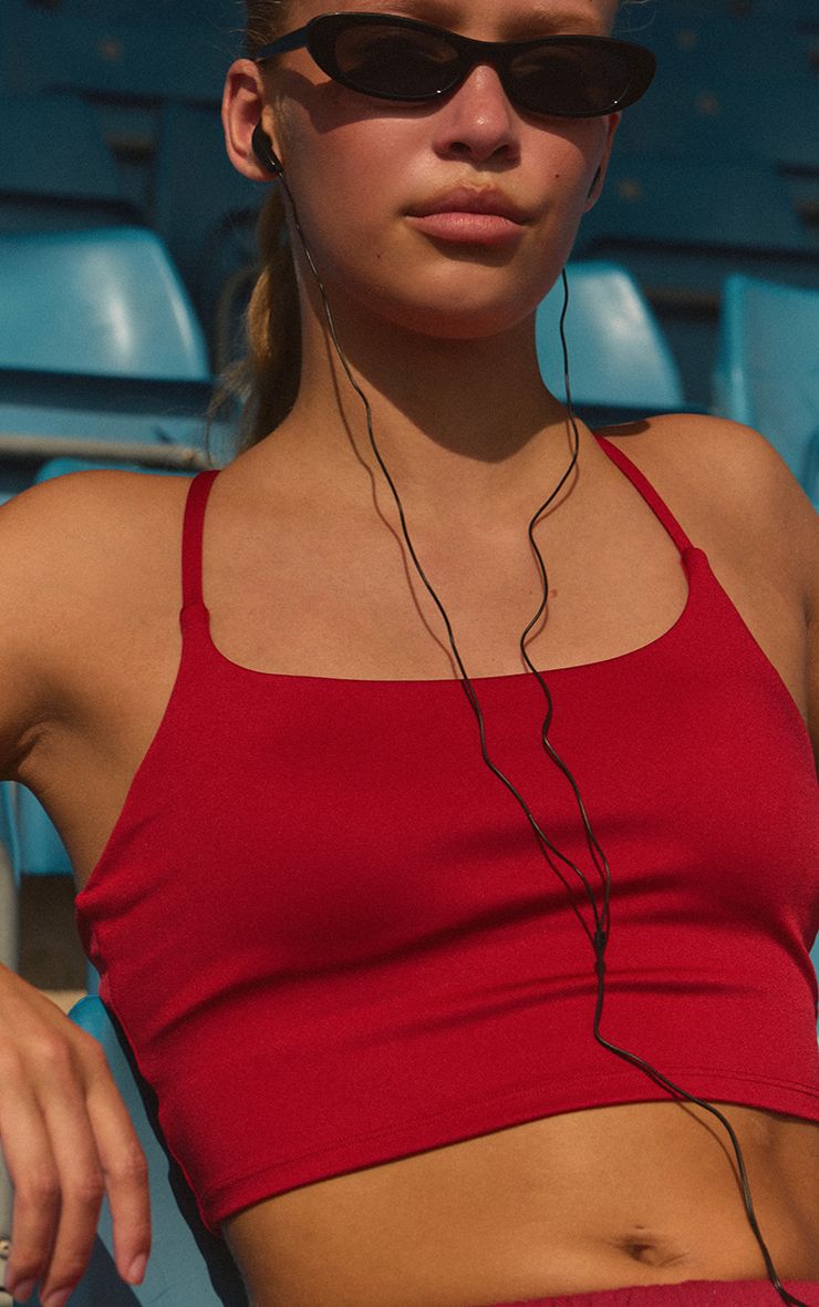 https://mediahub.prettylittlething.com/cnm2275_red_xl