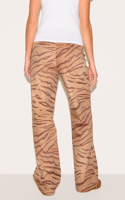 https://mediahub.prettylittlething.com/cnm2422_brown_xl_2