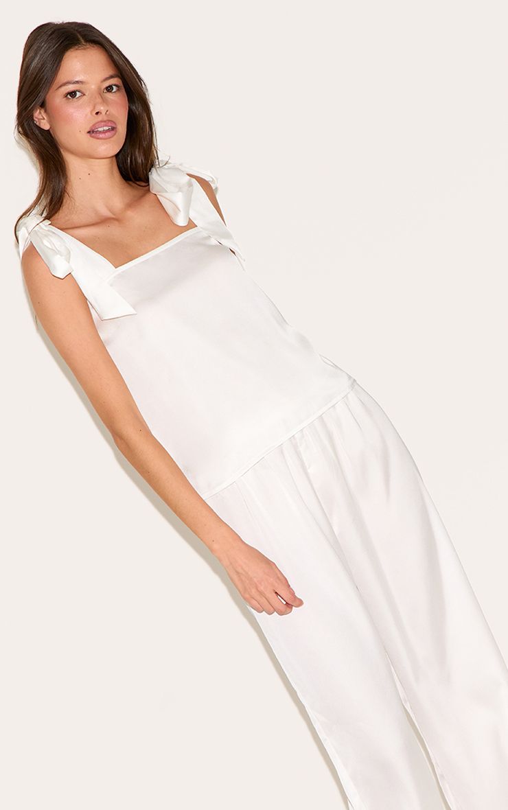 https://mediahub.prettylittlething.com/cnm2460_white_xl_2