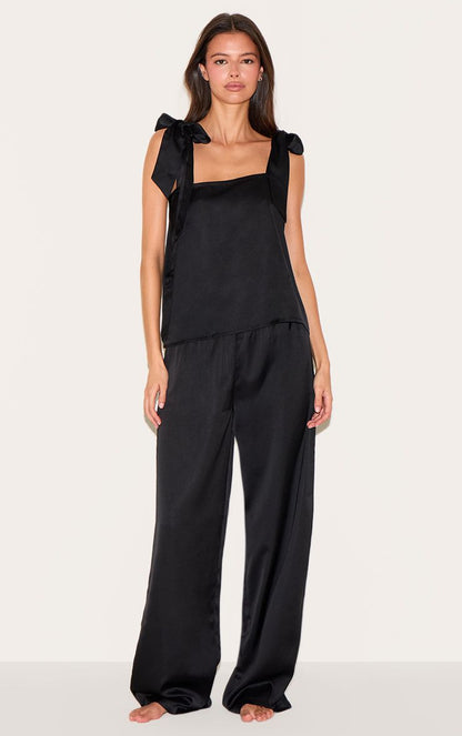 https://mediahub.prettylittlething.com/cnm2692_black_xl