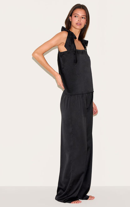 https://mediahub.prettylittlething.com/cnm2692_black_xl_2