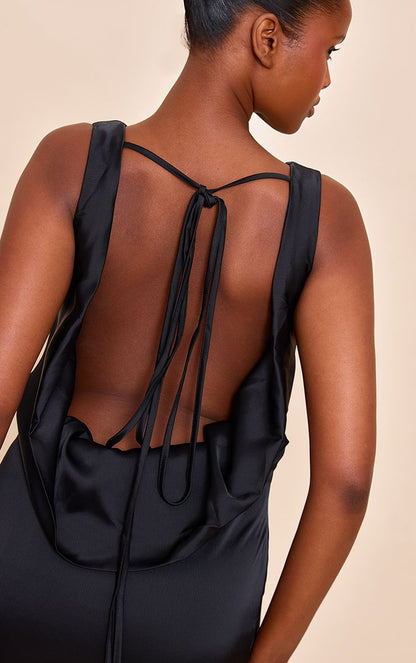 https://mediahub.prettylittlething.com/cnm3633_black_xl_3
