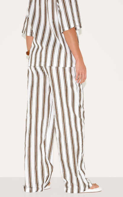 https://mediahub.prettylittlething.com/cnm5621_beige_xl_2