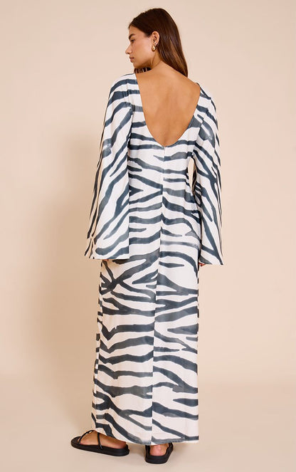 https://mediahub.prettylittlething.com/cnm7634_zebra_xl_1