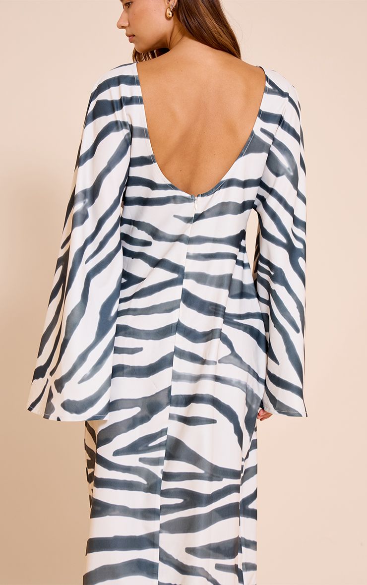 https://mediahub.prettylittlething.com/cnm7634_zebra_xl_3