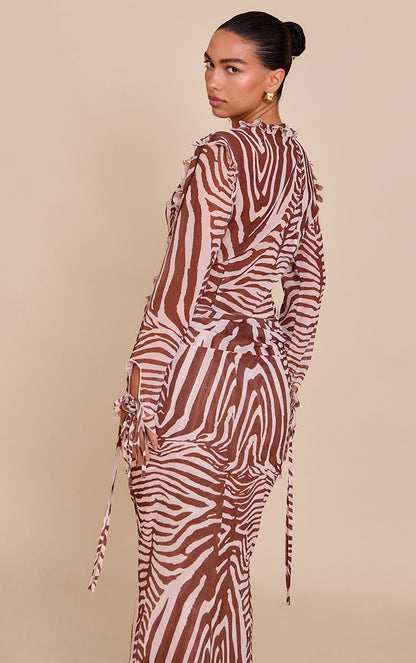 https://mediahub.prettylittlething.com/cnm8582_brown_xl_1