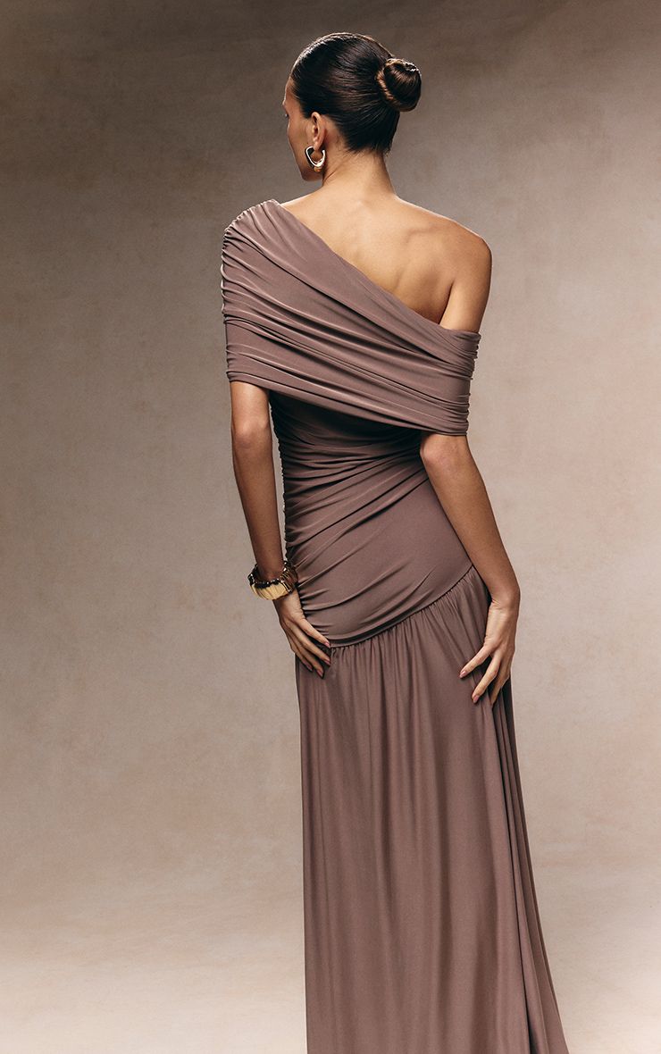 https://mediahub.prettylittlething.com/cnm8670_taupe_xl_1