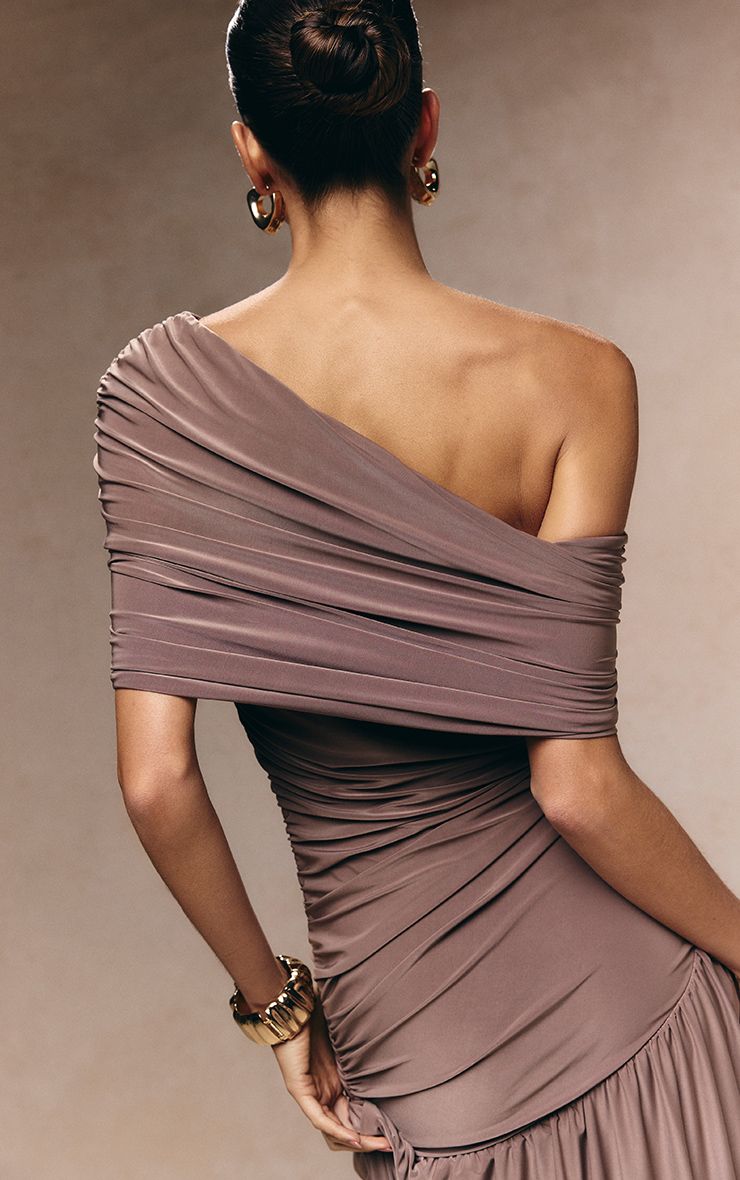 https://mediahub.prettylittlething.com/cnm8670_taupe_xl_3