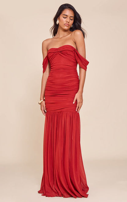 https://mediahub.prettylittlething.com/cnm9129_red_xl