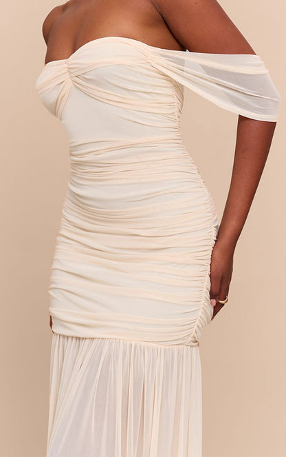 https://mediahub.prettylittlething.com/cnm9130_cream_xl_3